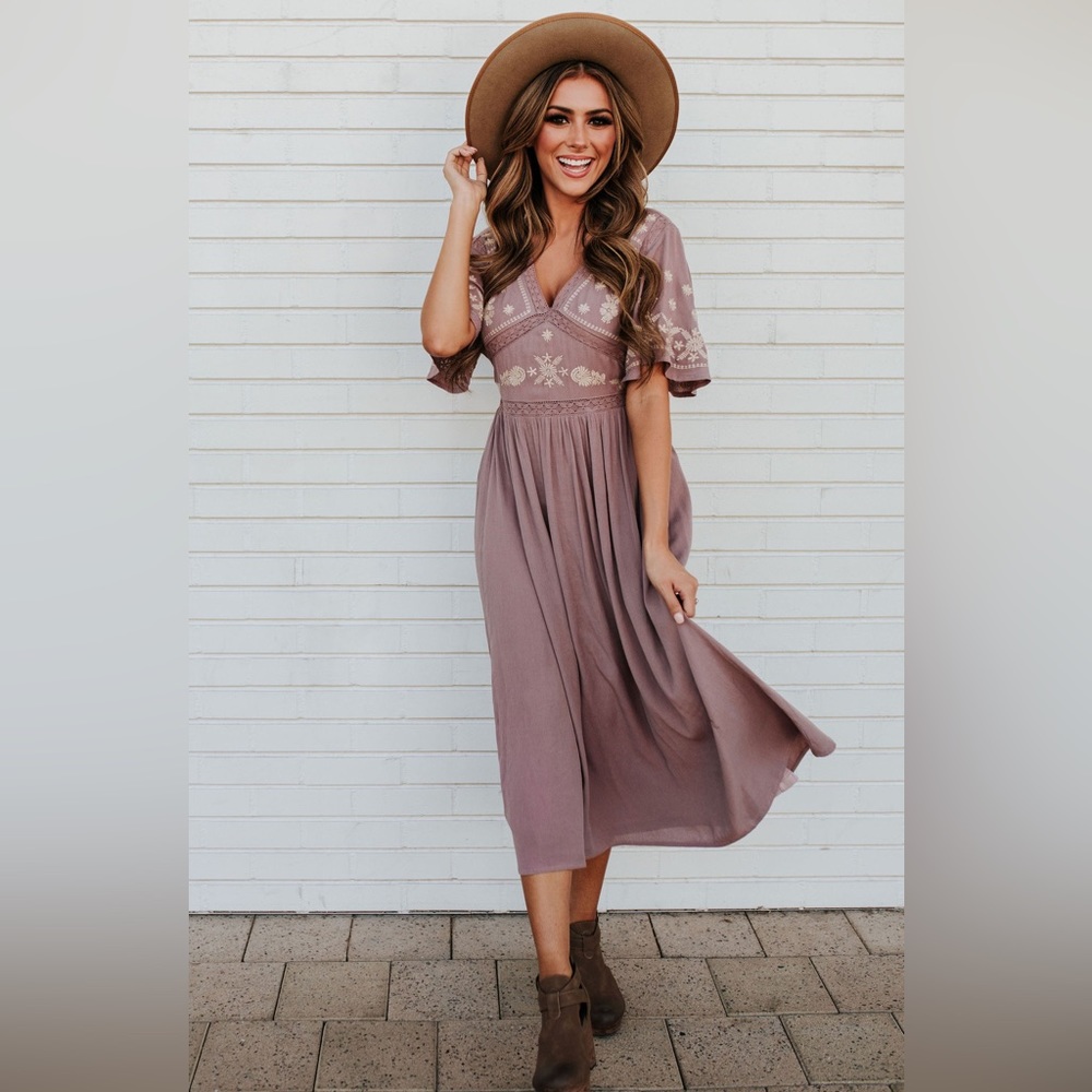 Embroidered midi dress dusty mauve